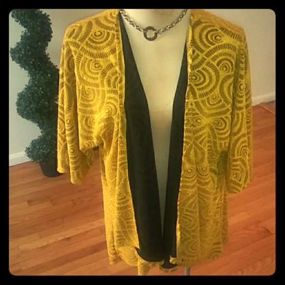 Beautiful golden yellow blouse - Picture 1 of 3